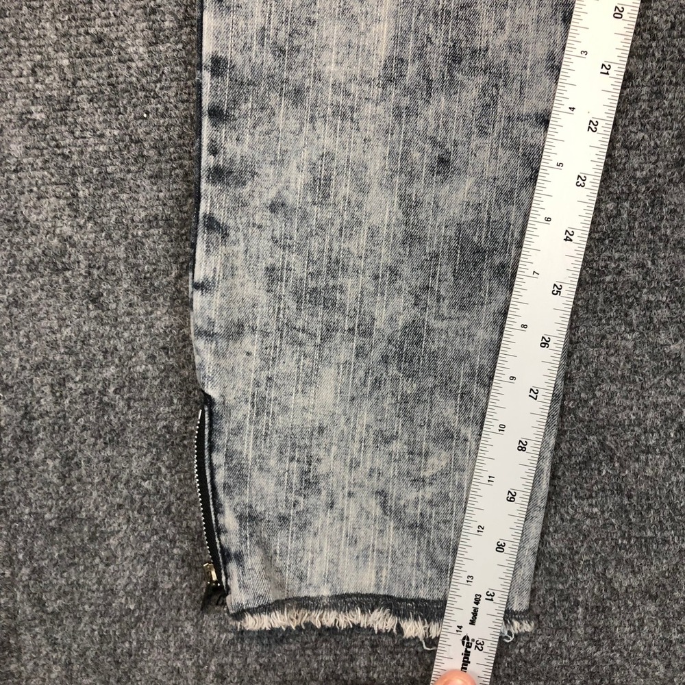 Twentyone Black Acid Wash Cropped Jeans Zipper Ankle Frayed Hem Size 13/14 - Picture 11 of 14